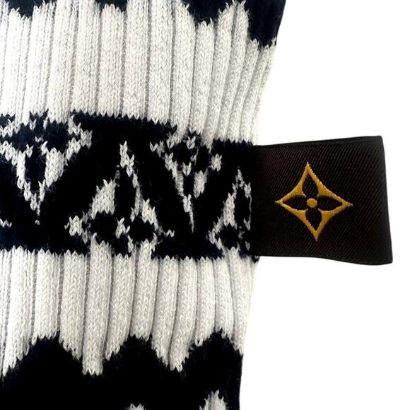 Louis Vuitton - Scallop Stripe Knit Crop Top - Milky White (NOT SOLD AS SET) - Picture 3 of 10